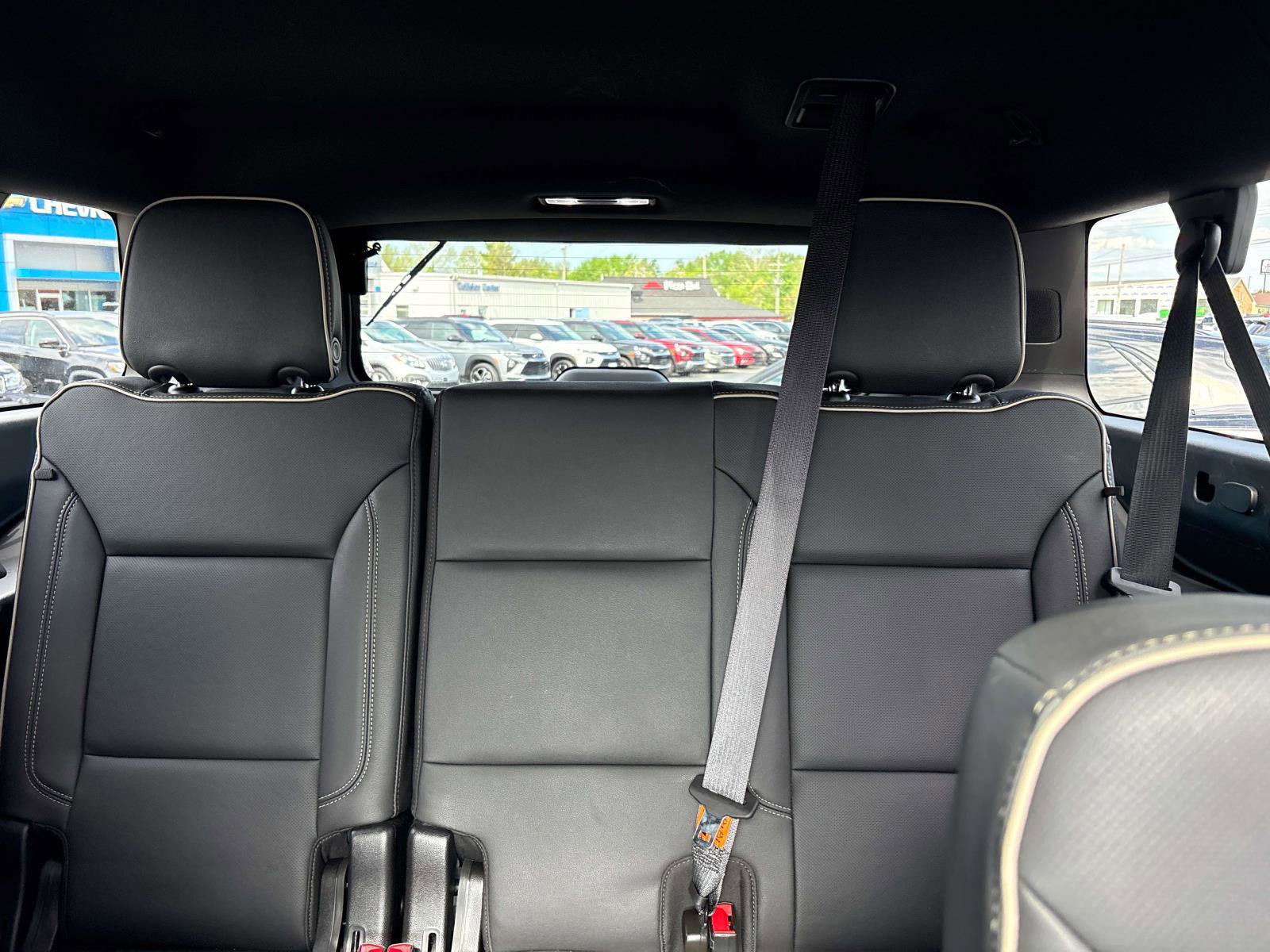 Used 2024 Chevrolet Suburban Premier image 11