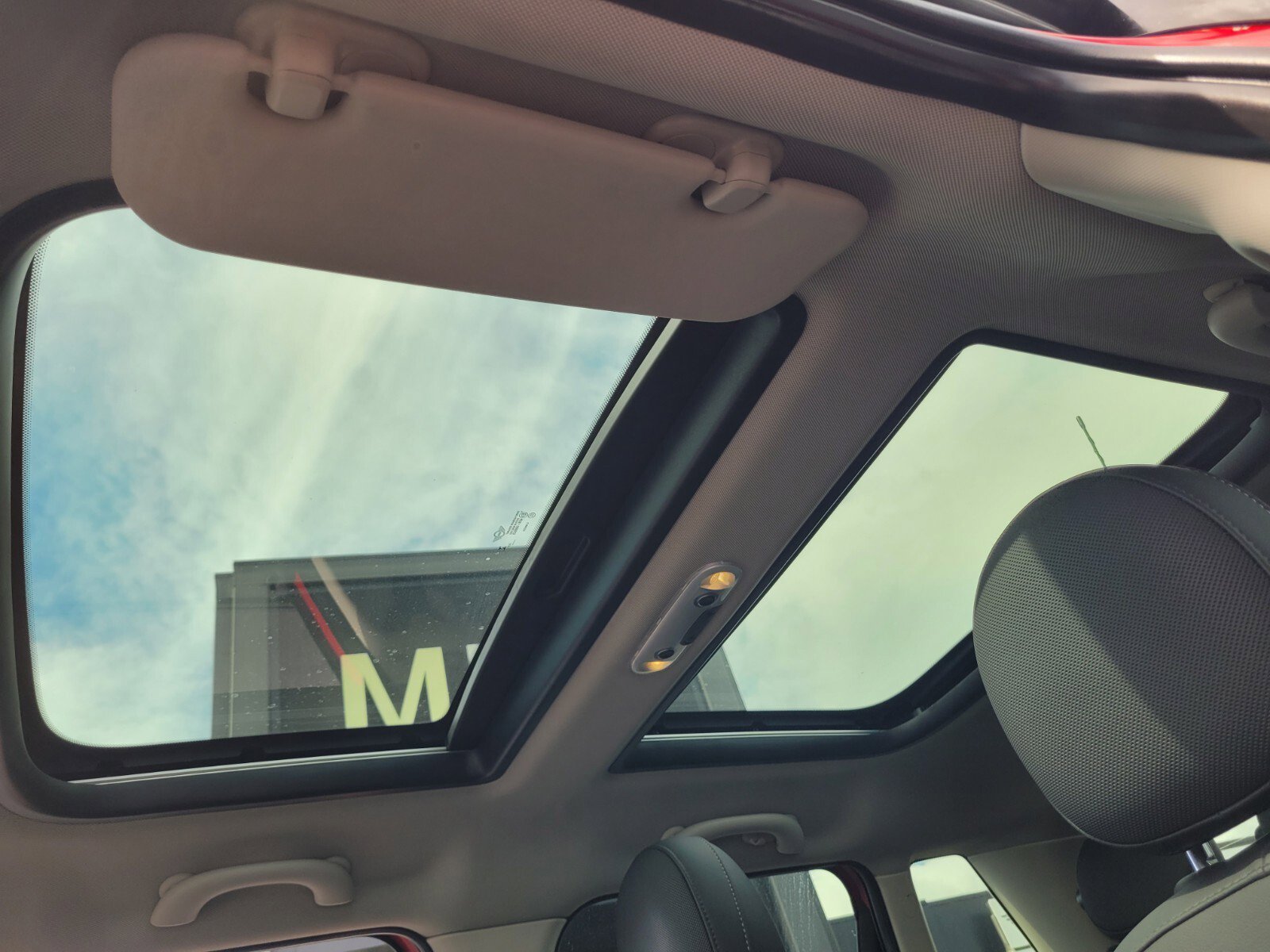 Used 2023 MINI Cooper 4-Door Hardtop image 20