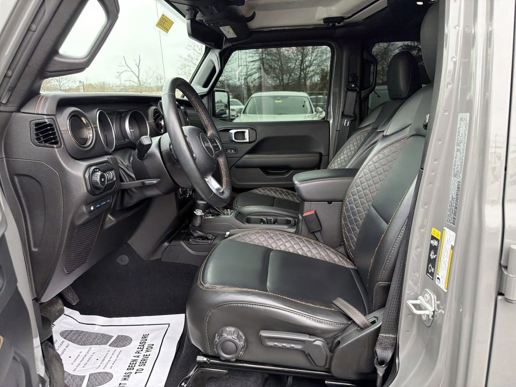 Used 2022 Jeep Wrangler Unlimited Sahara AWD/4WD image 12