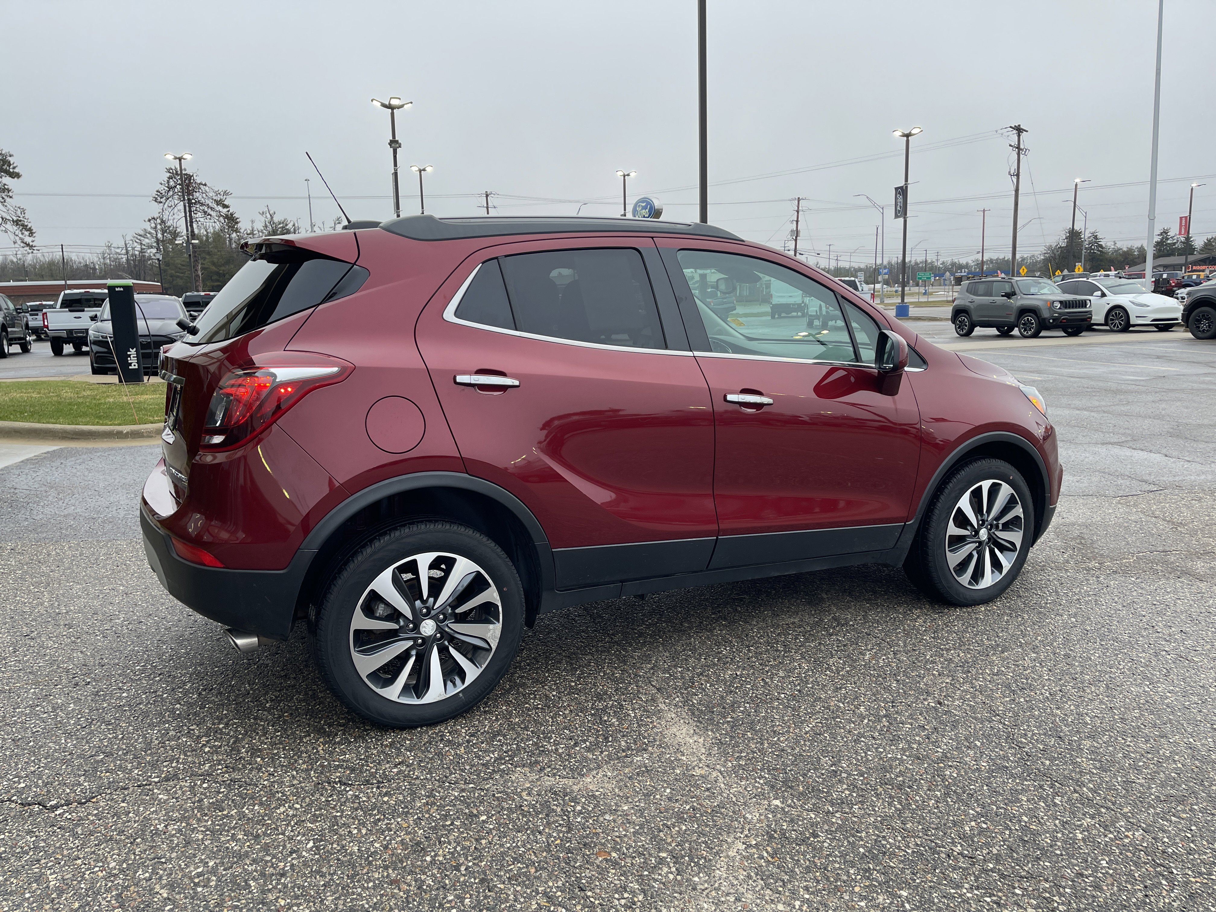 Used 2021 Buick Encore Preferred AWD/4WD image 3