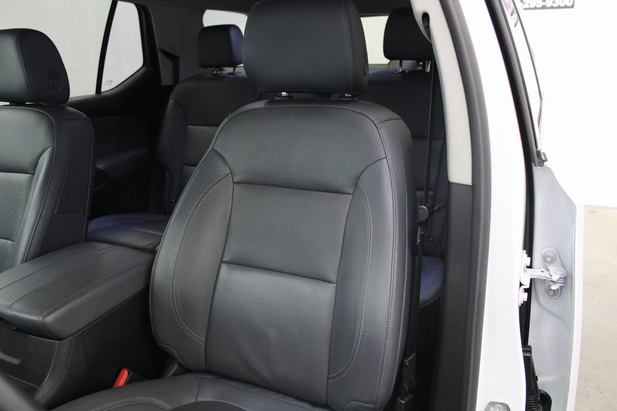 Used 2021 Chevrolet Traverse Premier w/ LPO, Floor Liner Package image 21