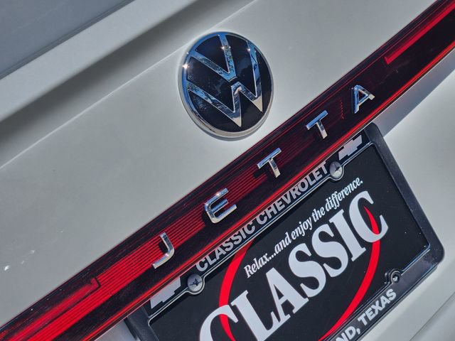 Used 2025 Volkswagen Jetta Sport image 12