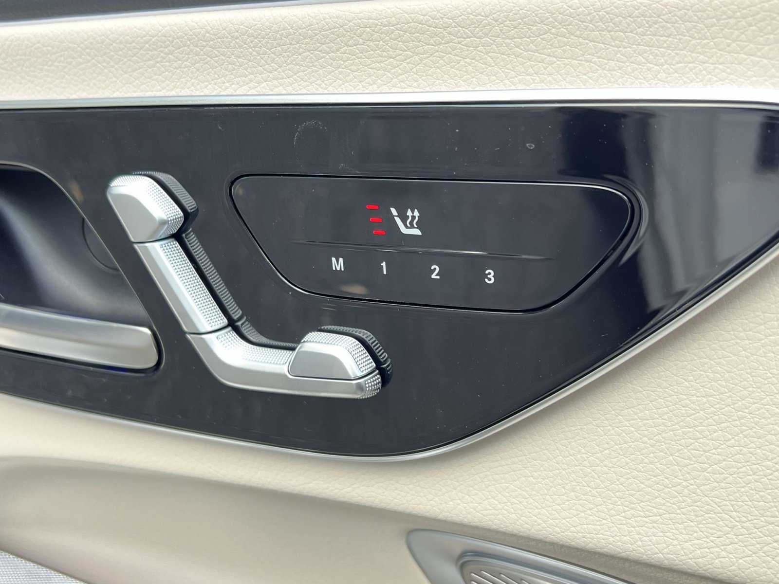 New 2026 Mercedes-Benz CLE 300 4MATIC Coupe image 40