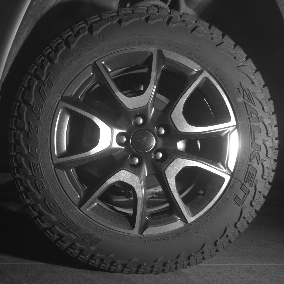 Used 2025 Jeep Compass Trailhawk AWD/4WD image 14