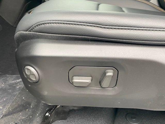 New 2026 Jeep Wrangler Unlimited Sahara AWD/4WD image 16
