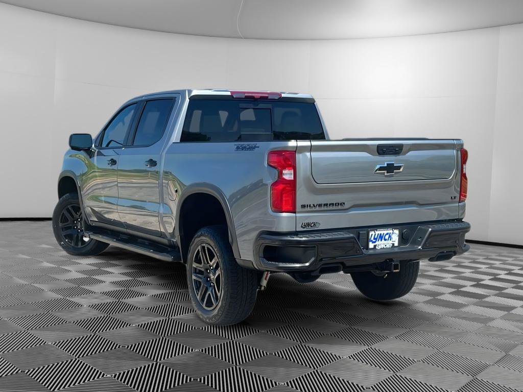 Used 2025 Chevrolet Silverado 1500 LT Trail Boss w/ LT Trail Boss Premium Package AWD/4WD image 2