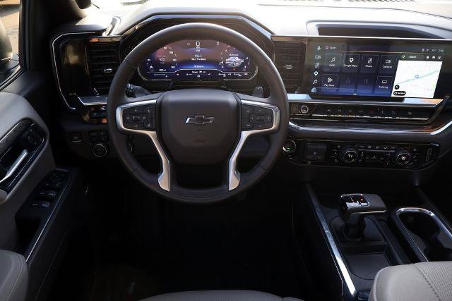 Used 2025 Chevrolet Silverado 1500 LTZ AWD/4WD image 18