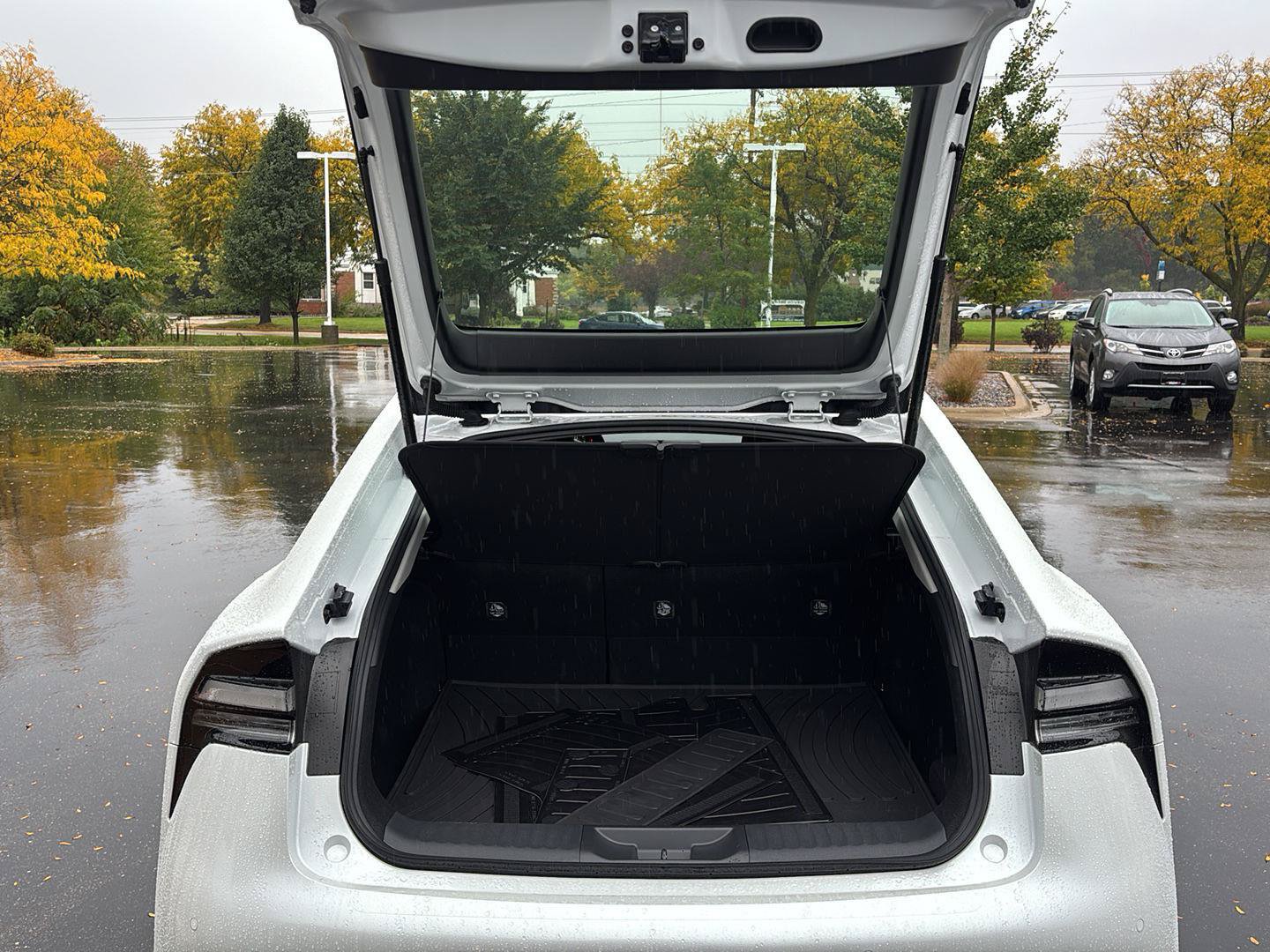 New 2027 Toyota Prius Plug-In Hybrid FWD image 18