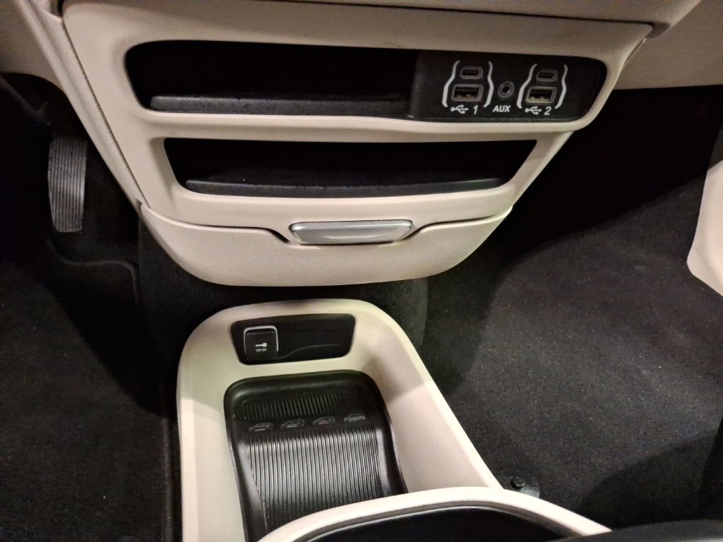 Used 2024 Chrysler Pacifica Touring-L image 25
