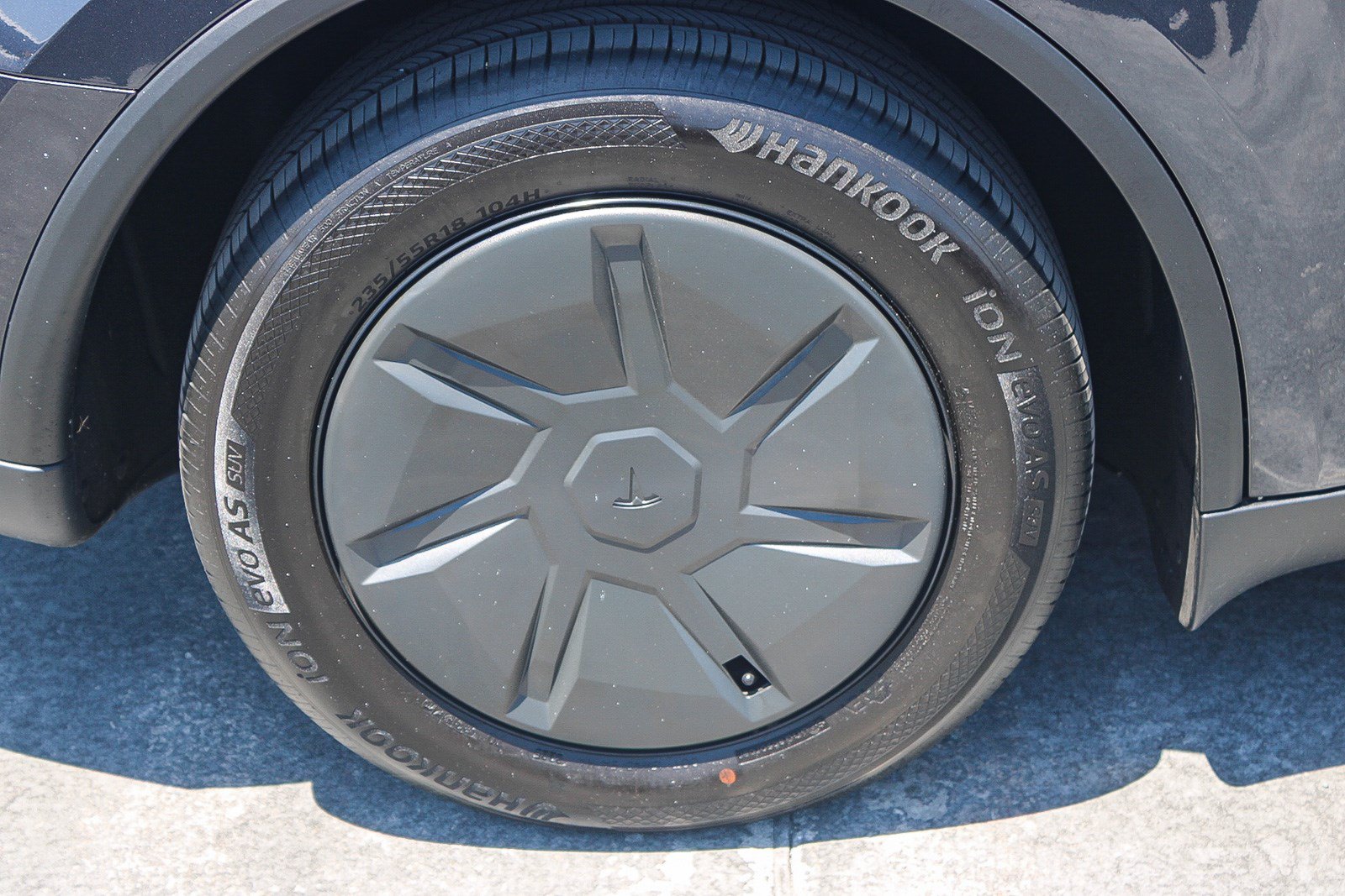 Used 2026 Tesla Model Y 2WD image 12
