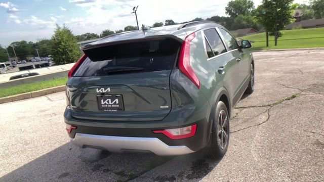 New 2025 Kia Niro EX image 2