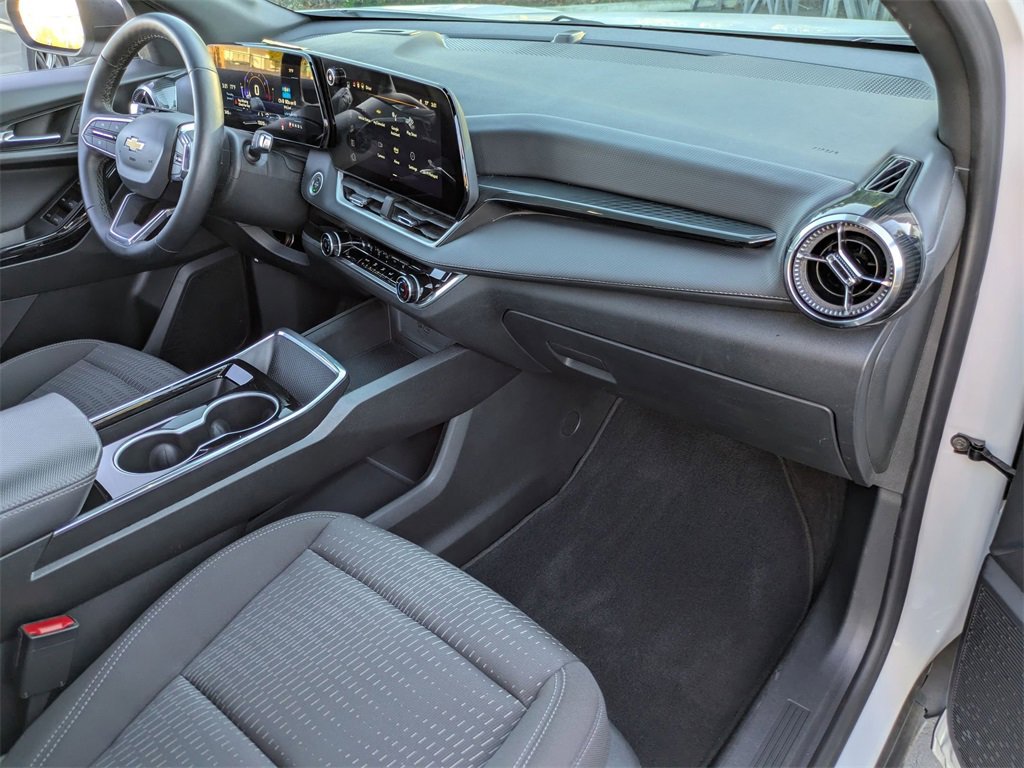 Used 2025 Chevrolet Equinox LT image 30