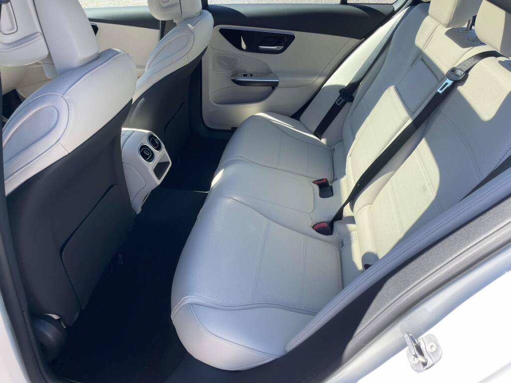 New 2026 Mercedes-Benz C 300 4MATIC Sedan image 16