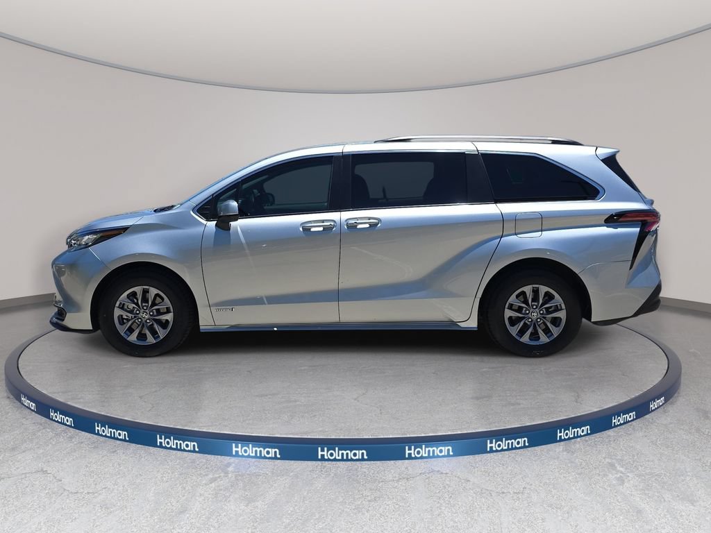 Used 2021 Toyota Sienna LE FWD image 9