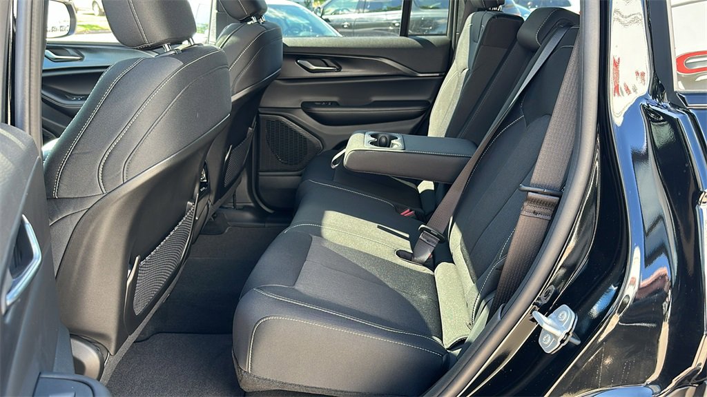 New 2025 Jeep Grand Cherokee Laredo X w/ Luxury Tech Group I image 26