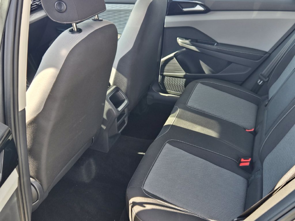 Certified 2024 Volkswagen Taos S FWD image 12