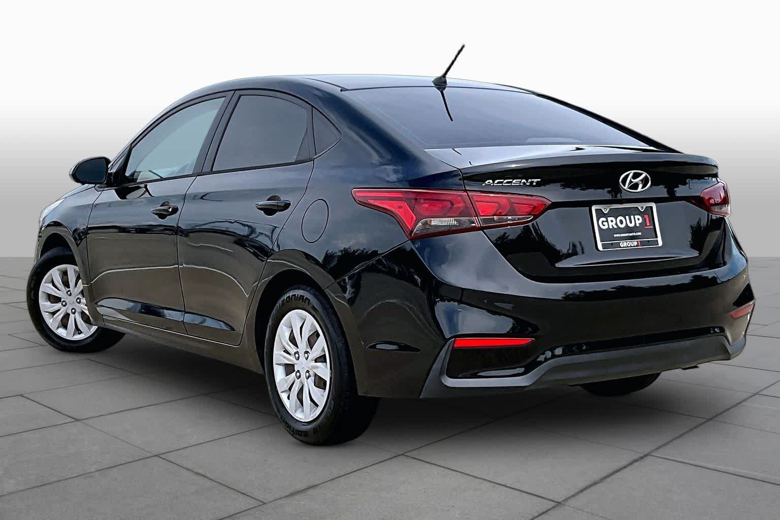 Used 2021 Hyundai Accent SE FWD image 12