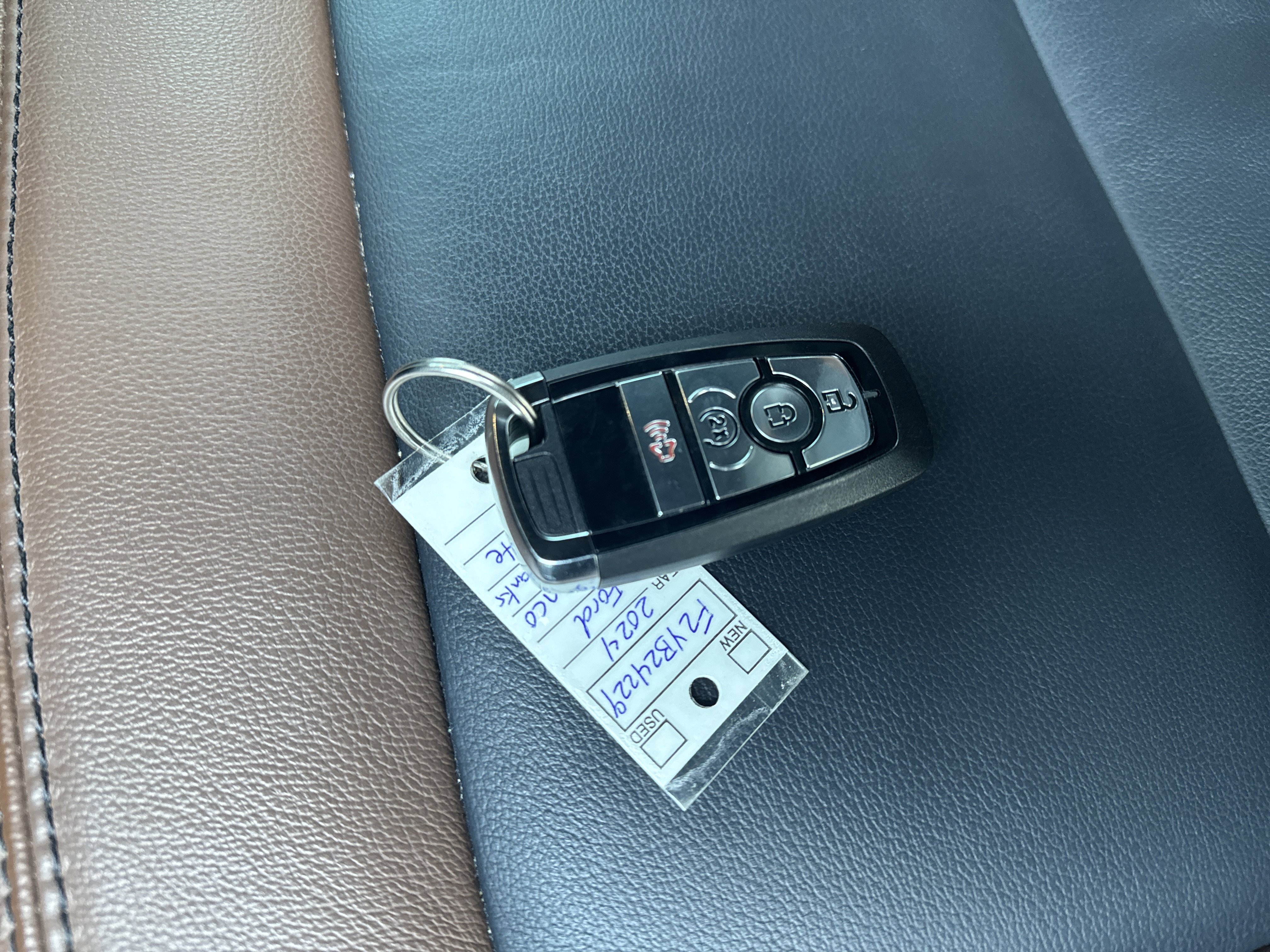 Used 2024 Ford Bronco Outer Banks image 31