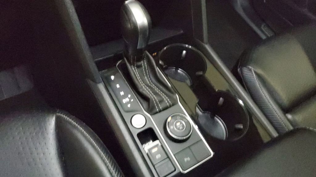 Used 2022 Volkswagen Atlas Cross Sport SE image 27