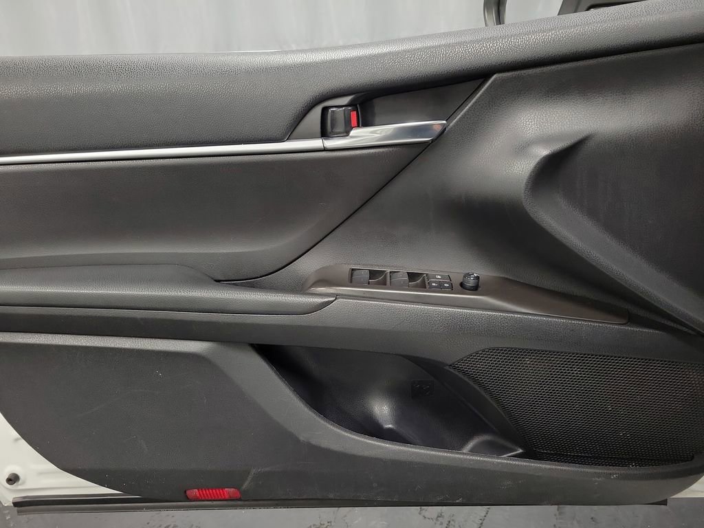Used 2023 Toyota Camry SE FWD image 22