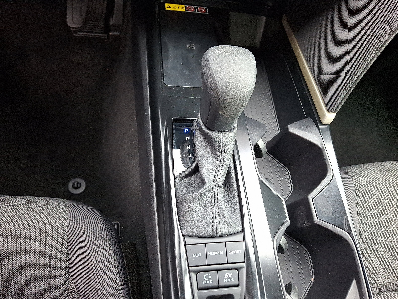 Used 2025 Toyota Camry LE image 16