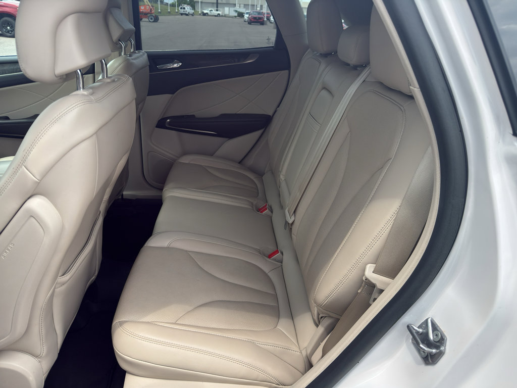 Used 2018 Lincoln MKC Reserve w/ Lincoln MKC Climate Package AWD/4WD image 11