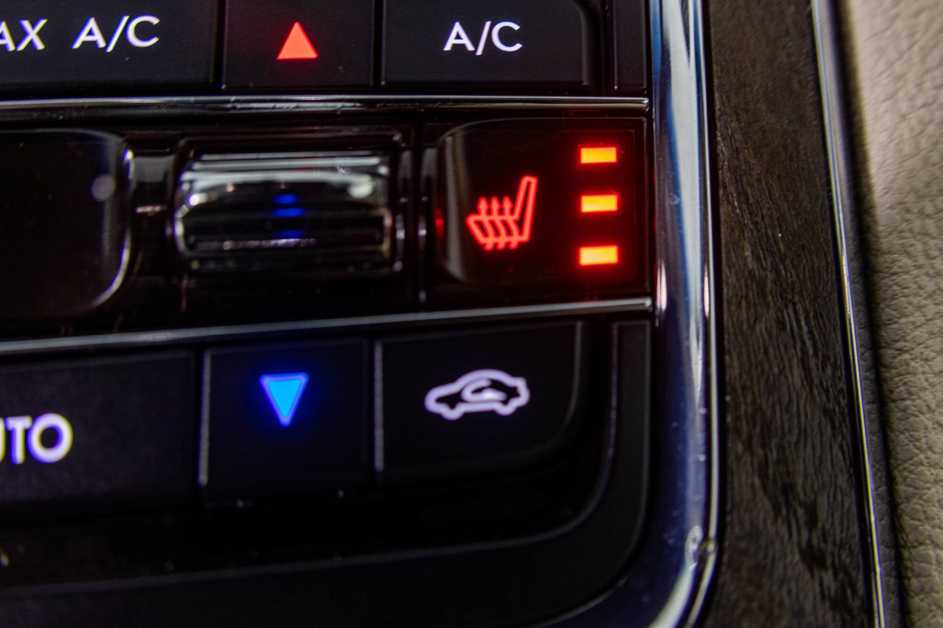 Used 2018 Lincoln Continental Select image 13