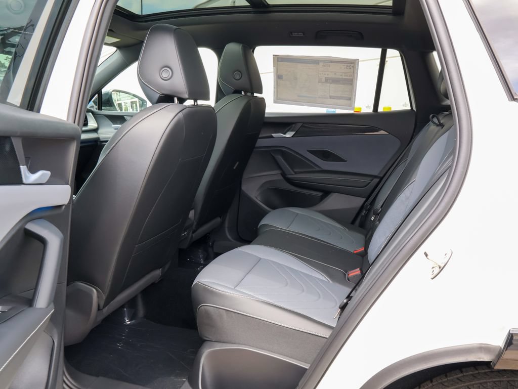 New 2026 Volkswagen Tiguan SE R-Line AWD/4WD image 16