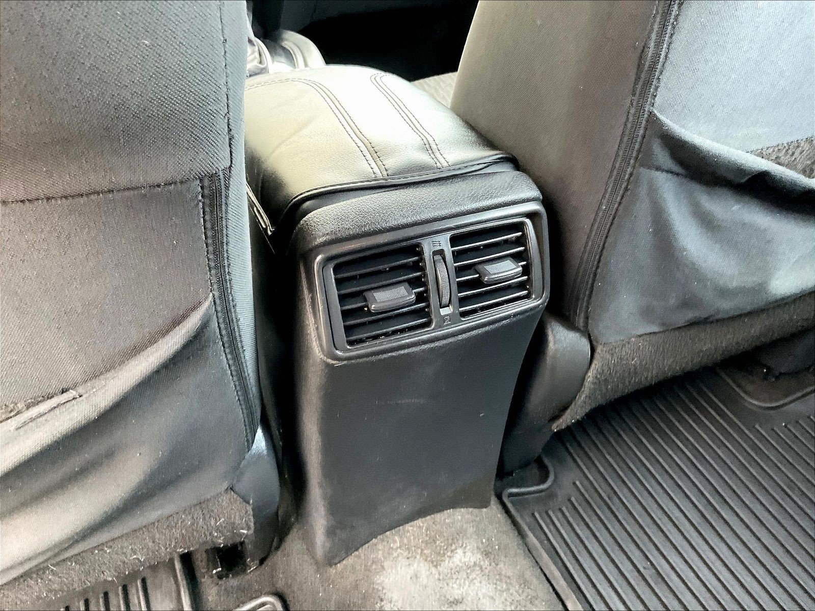 Used 2019 Nissan Rogue S FWD image 12