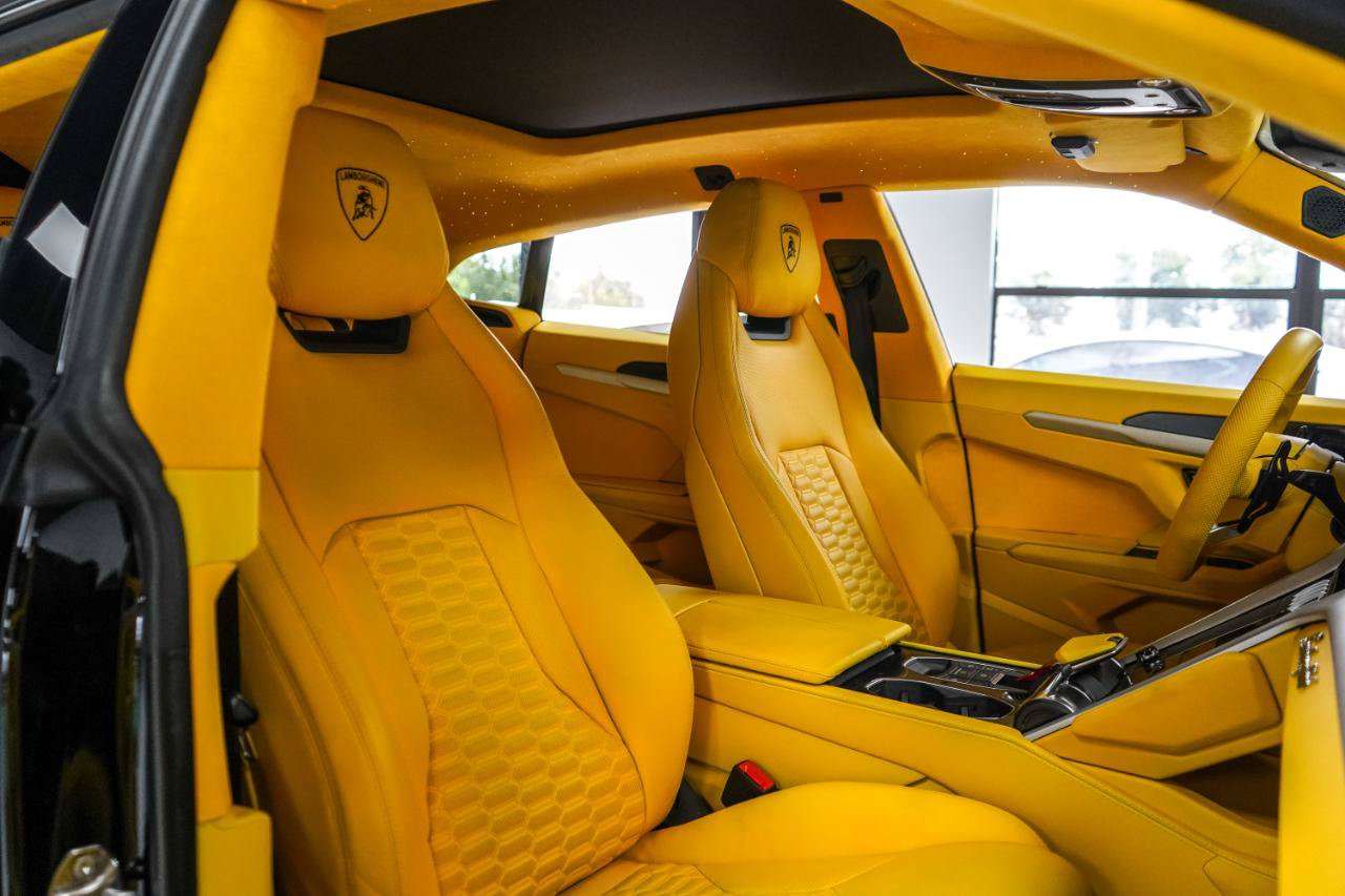 Used 2021 Lamborghini Urus AWD/4WD image 28