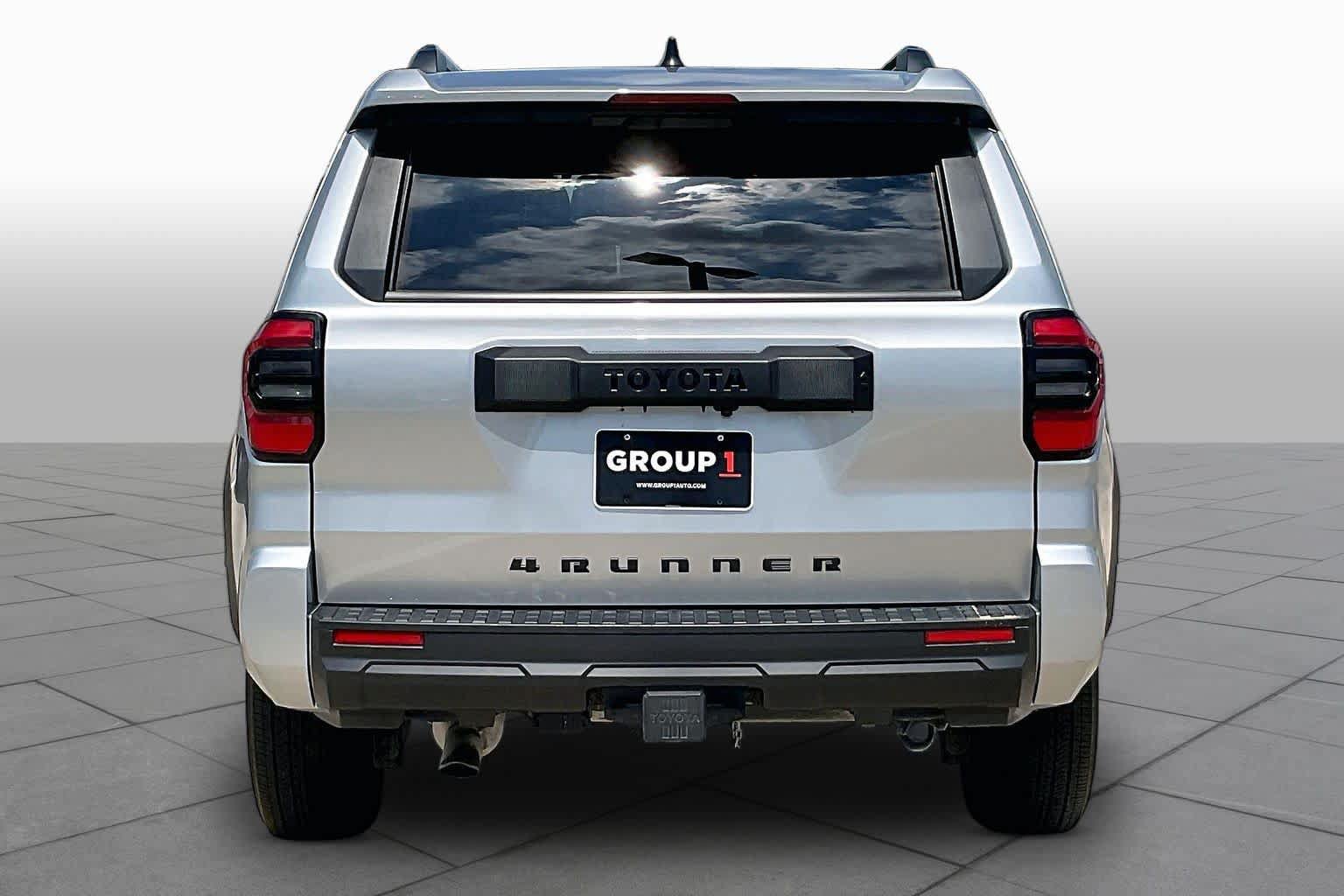 Used 2025 Toyota 4Runner SR5 AWD/4WD image 5