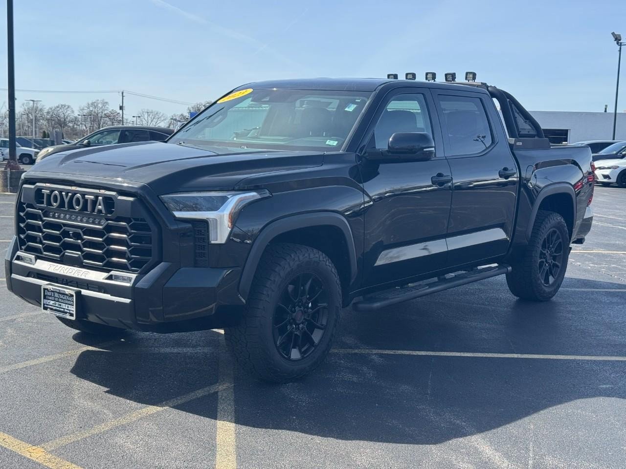 Used 2023 Toyota Tundra SR5 w/ SR5 Convenience Package AWD/4WD image 9