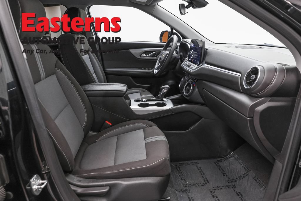 Used 2025 Chevrolet Blazer LT FWD image 25