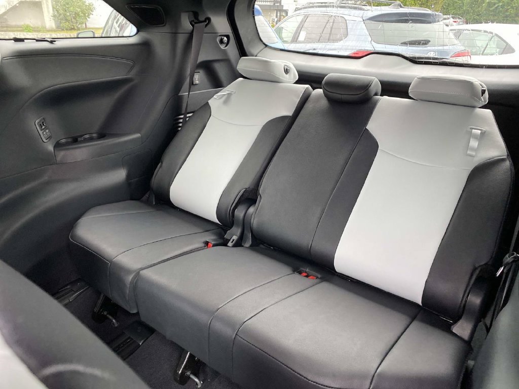 New 2026 Toyota Sienna XSE AWD/4WD image 8