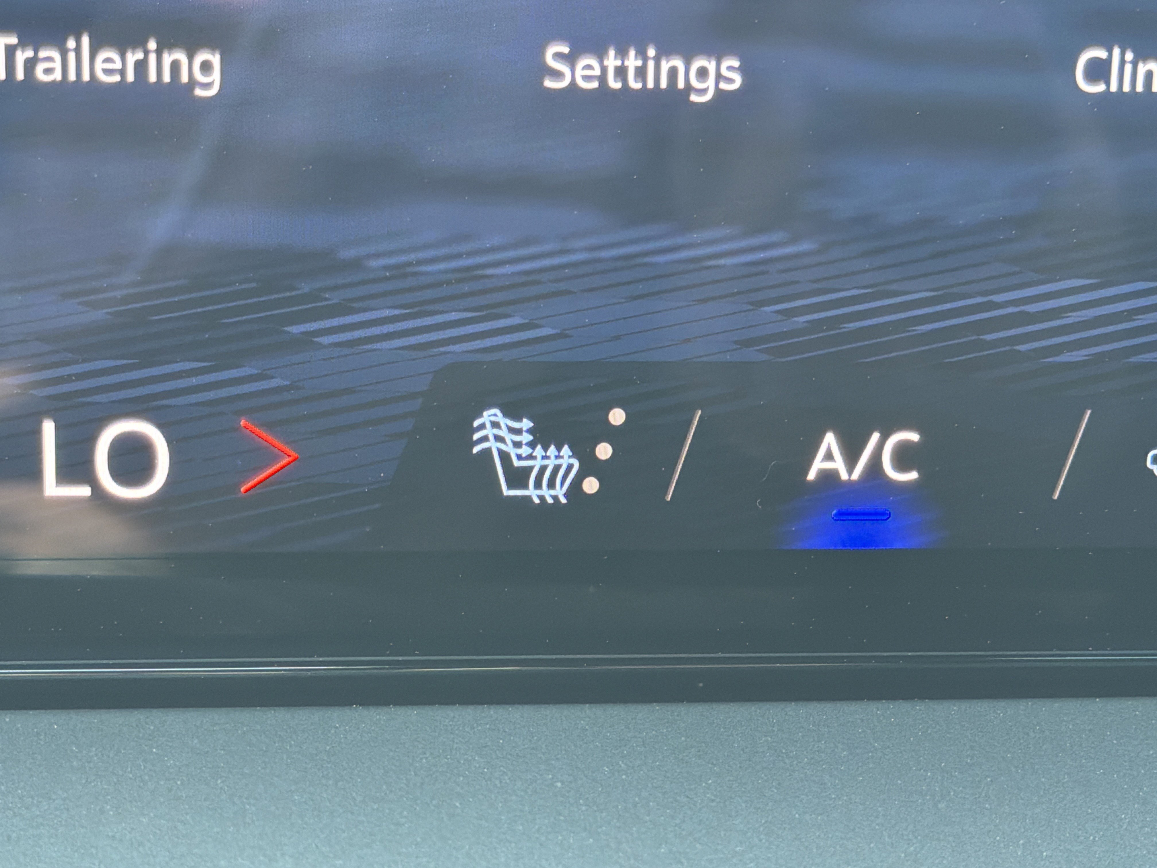 Used 2026 Chevrolet Traverse LT w/ Driver Confidence Package image 32