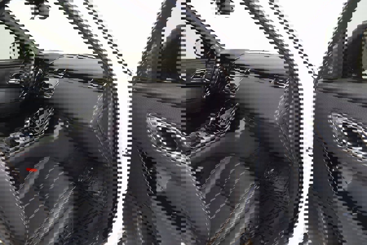 Used 2021 Land Rover Range Rover Velar R-Dynamic S image 43