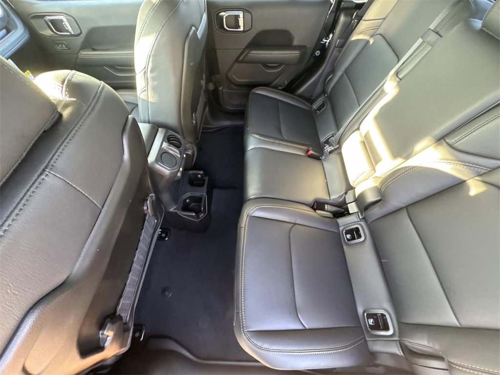 New 2025 Jeep Gladiator Sport image 17