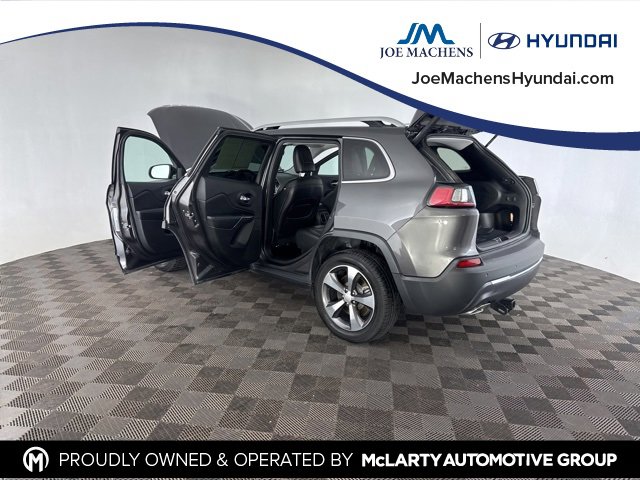 Used 2019 Jeep Cherokee Limited image 18