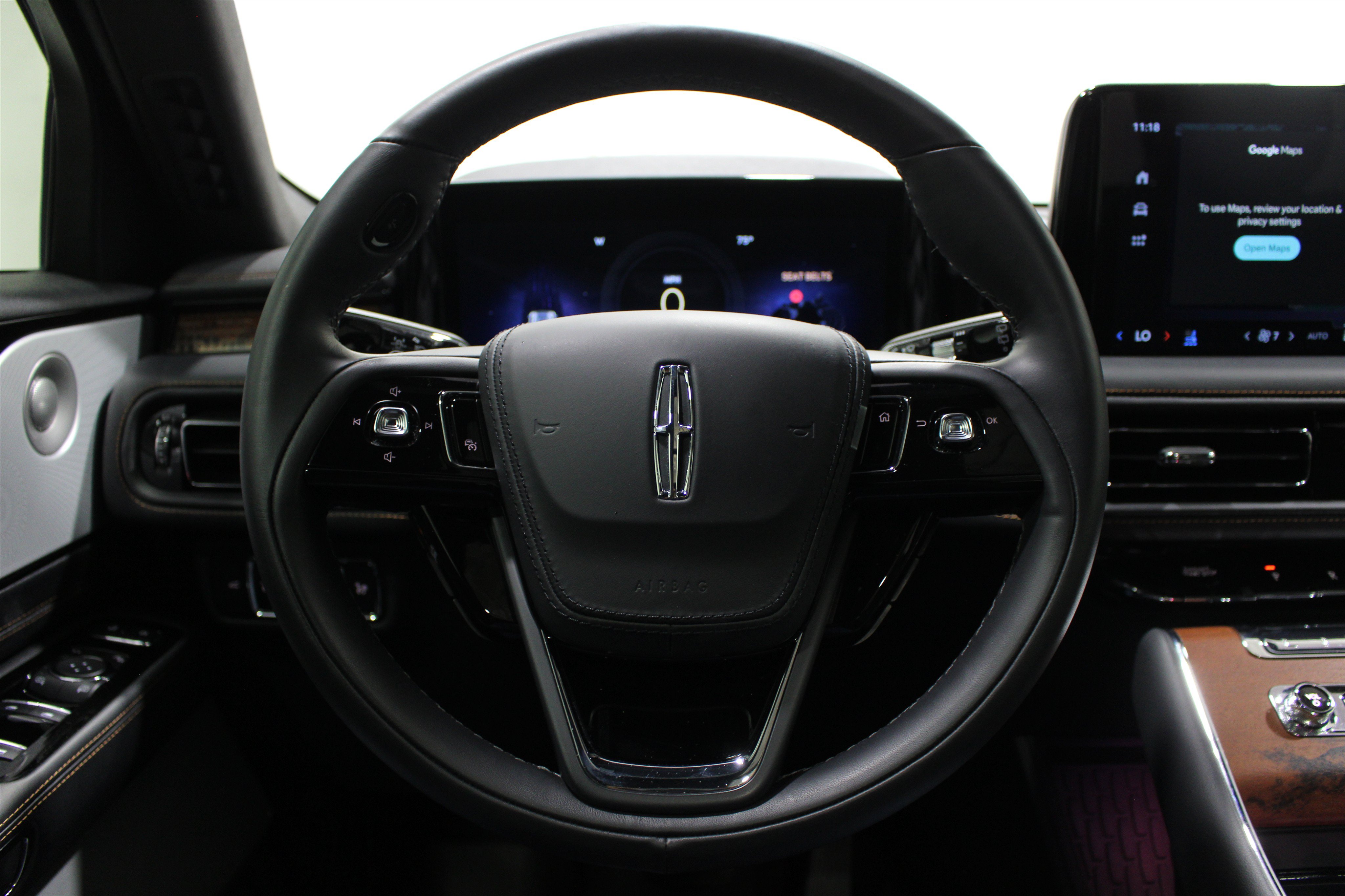 Used 2025 Lincoln Aviator Black Label AWD/4WD image 12