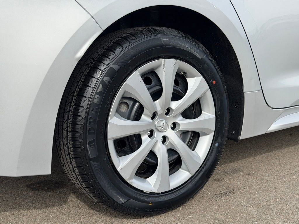 Used 2021 Toyota Corolla LE image 23