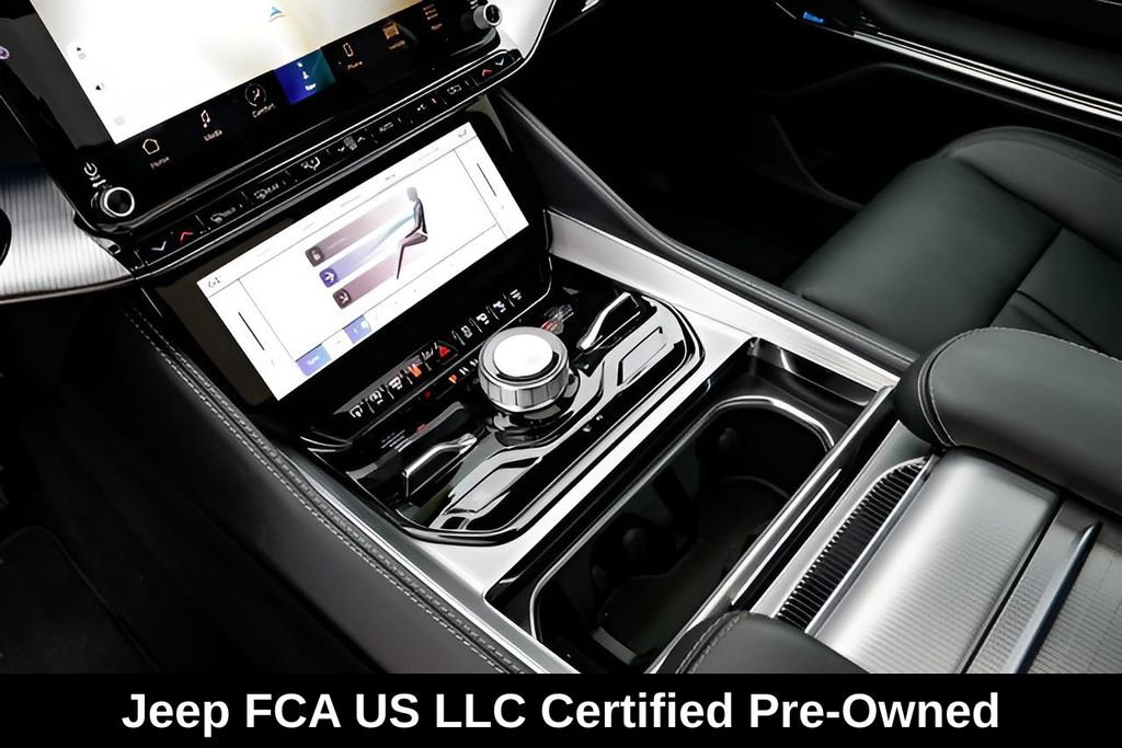 Used 2023 Jeep Grand Wagoneer L Series II w/ Premium Group II AWD/4WD image 15