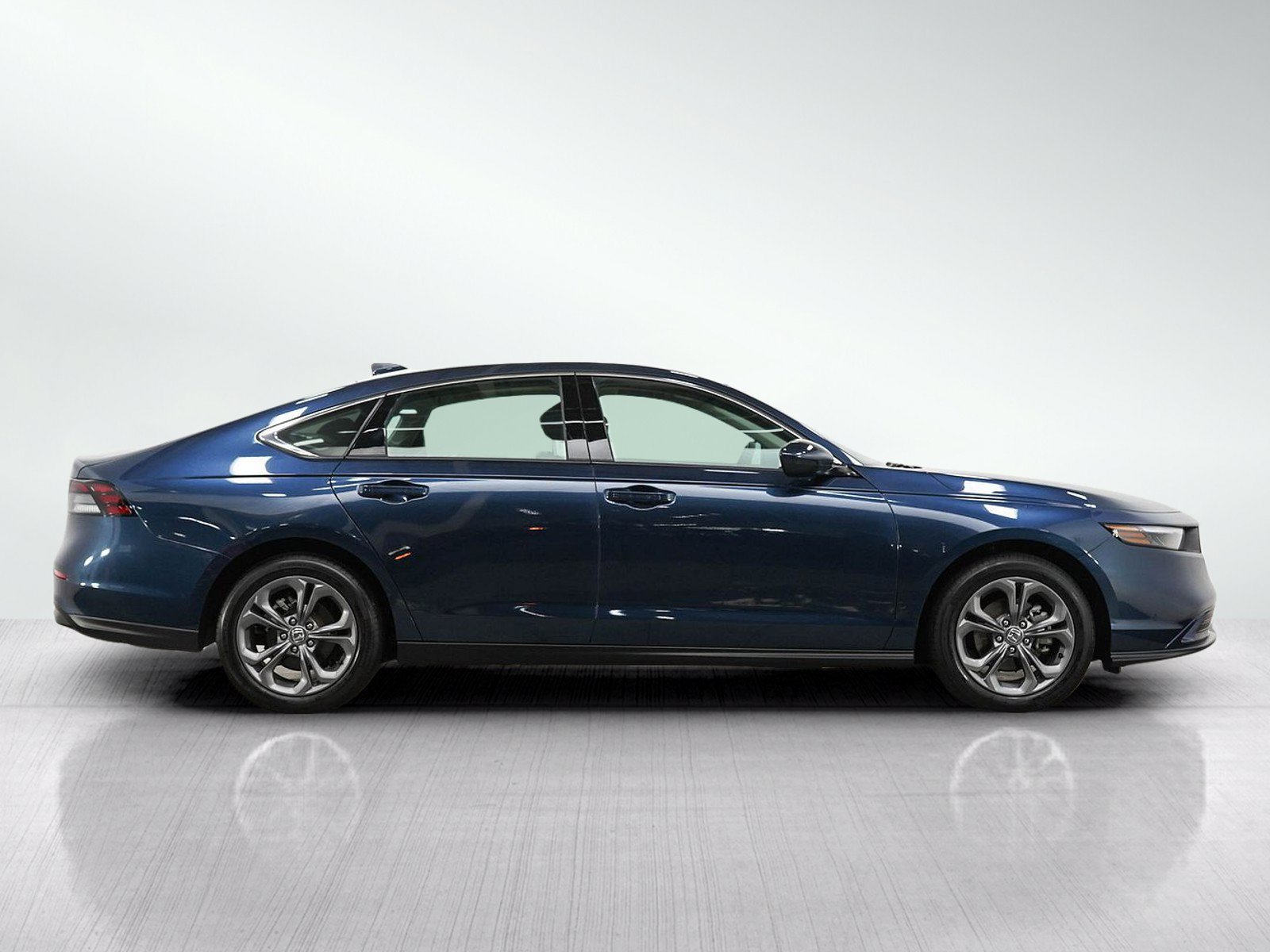 Used 2024 Honda Accord EX image 6