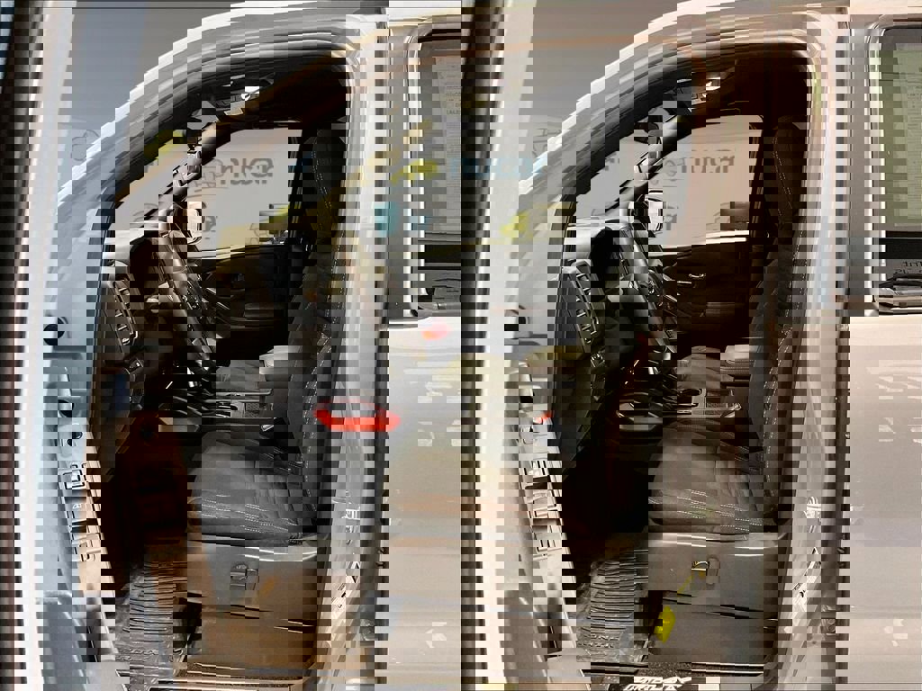 Used 2023 Nissan Frontier PRO-4X w/ Pro Convenience Package image 12