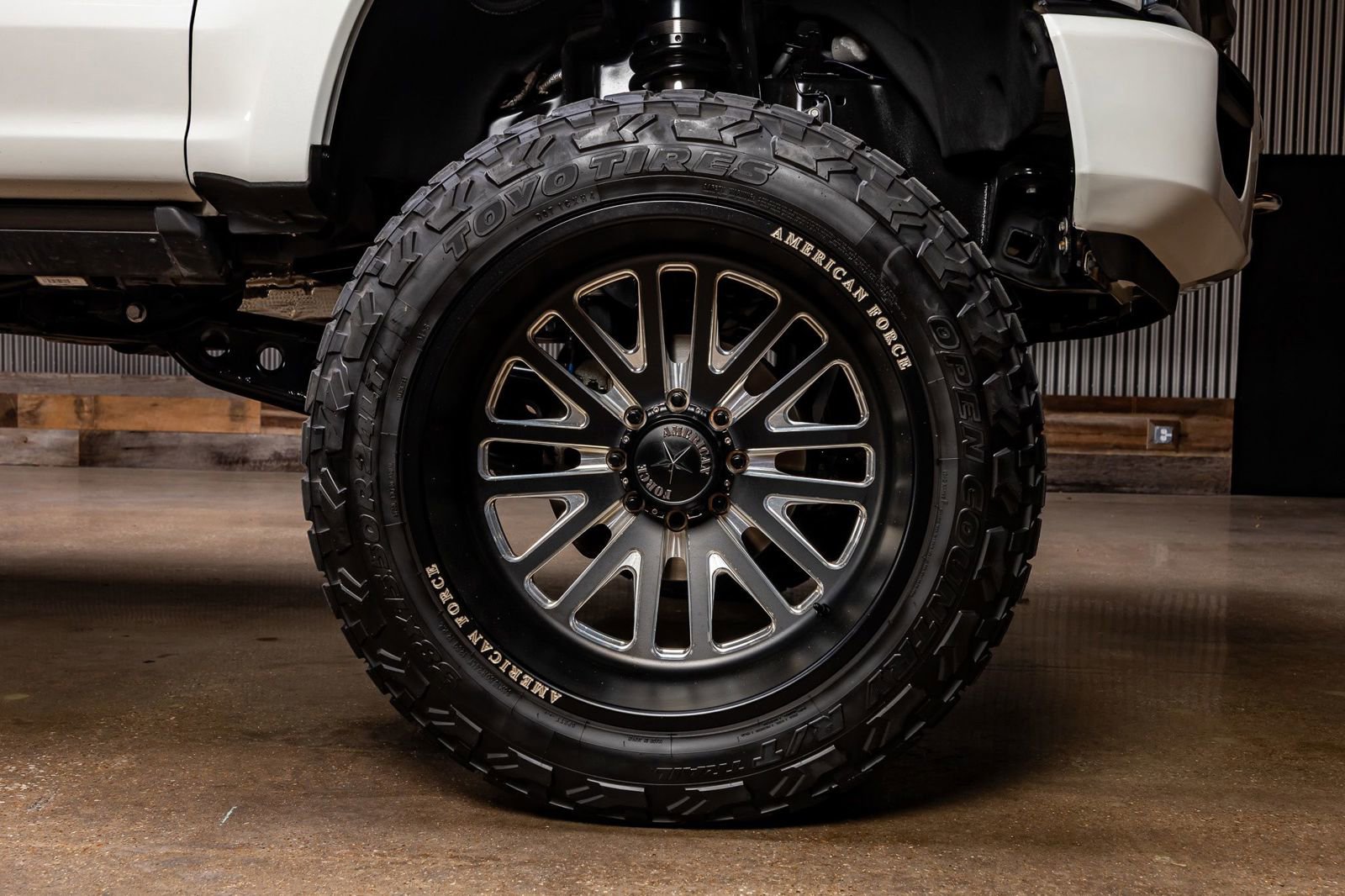 Used 2021 Ford F250 Platinum w/ FX4 Off-Road Package image 11