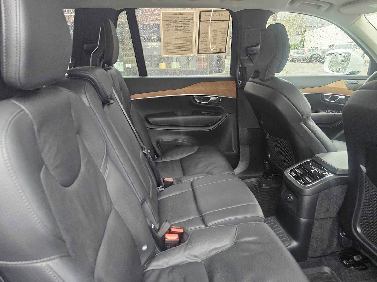 Certified 2025 Volvo XC90 T8 Plus w/ Protection Package Premier image 13