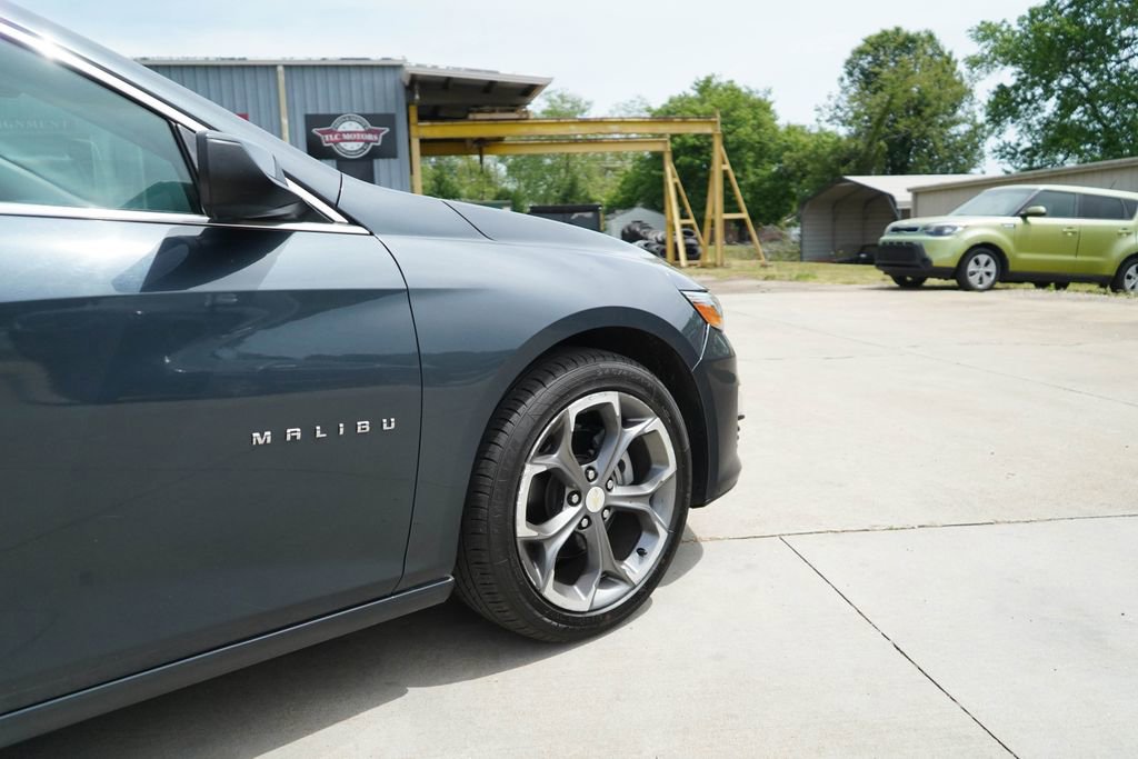 Used 2021 Chevrolet Malibu LT FWD image 12