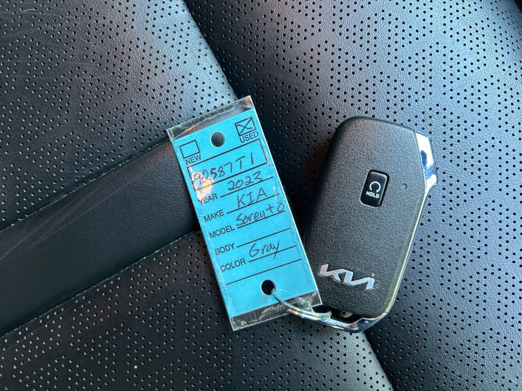 Used 2023 Kia Sorento EX AWD/4WD image 34