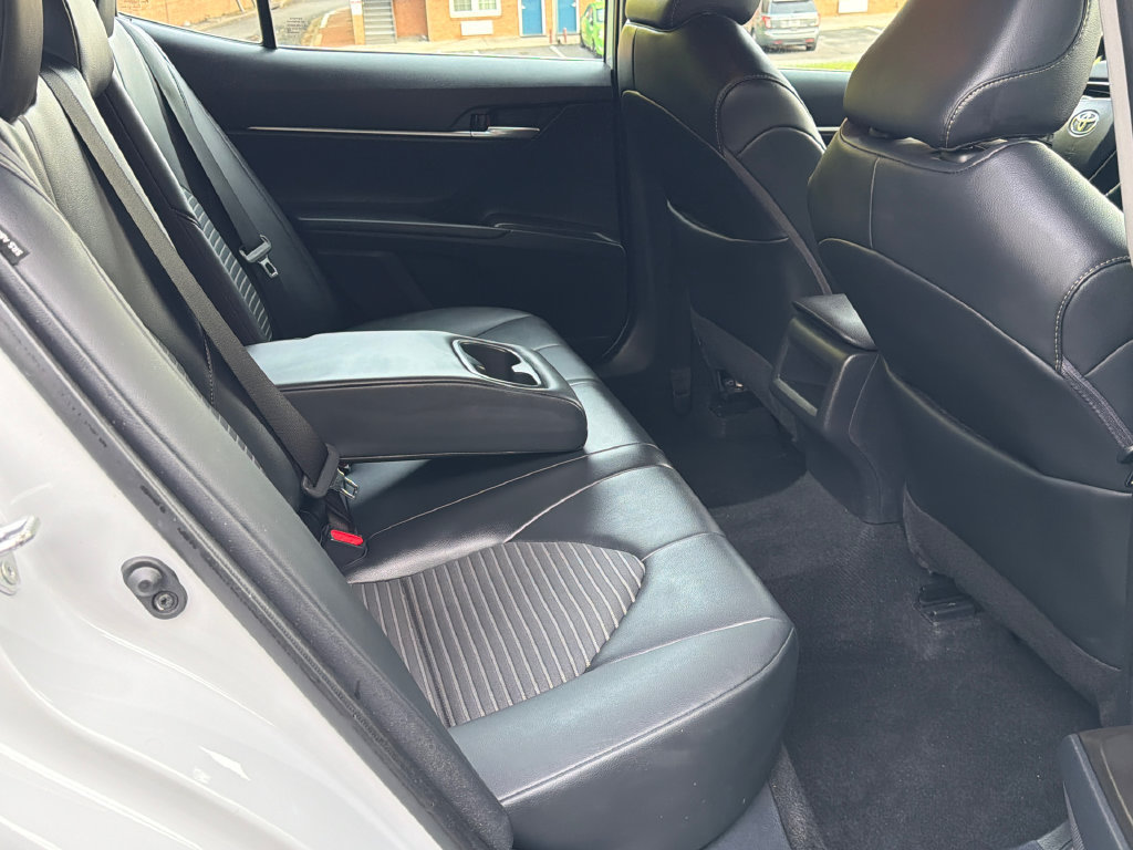 Used 2024 Toyota Camry SE FWD image 14