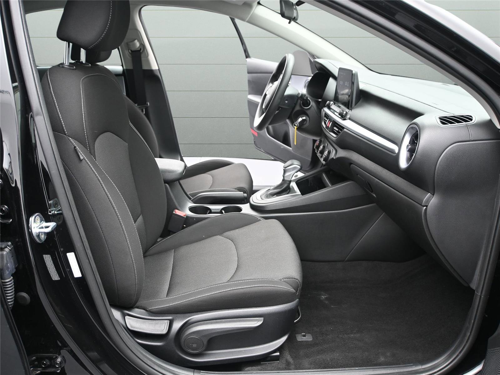 Used 2023 Kia Forte LXS image 10