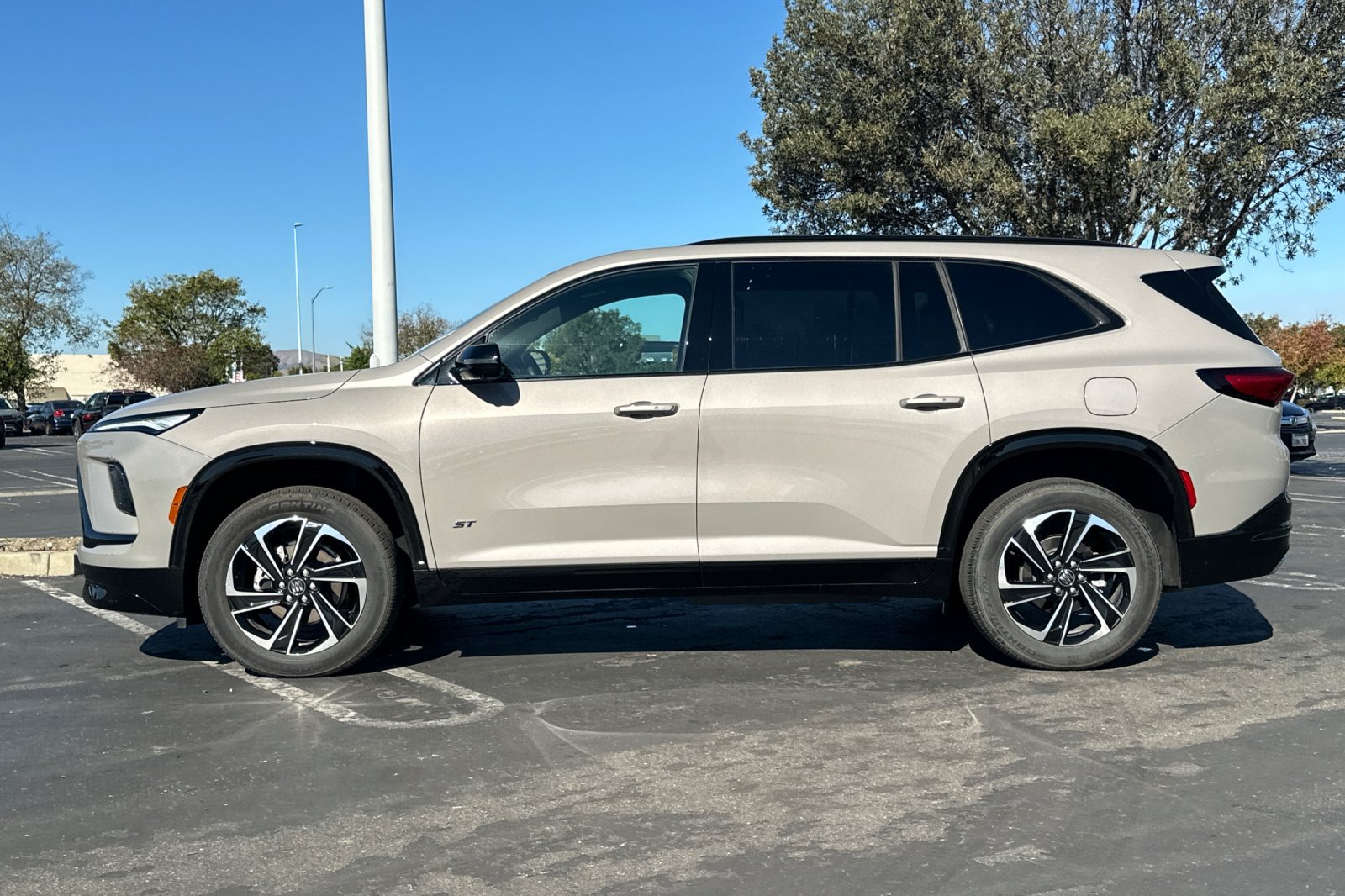 Used 2026 Buick Enclave Sport Touring FWD image 7